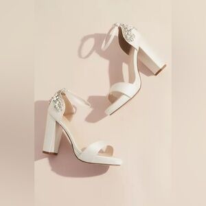 Elegant White Heeled Sandals